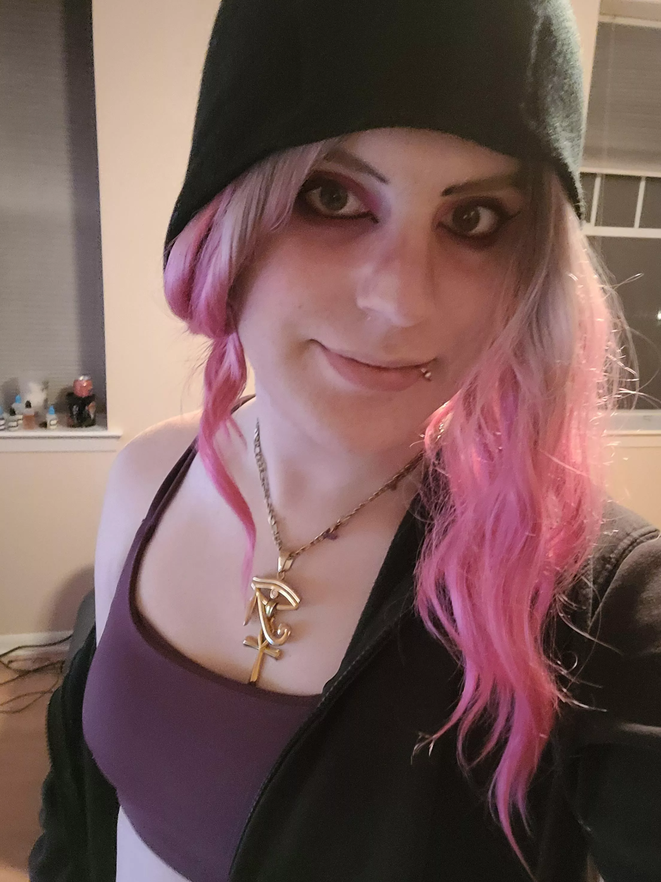 Im a gamer bimbo posted by Knowledge-Immediate