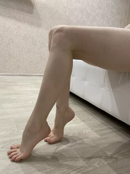 I'm a good girl I promise by littlehornybae