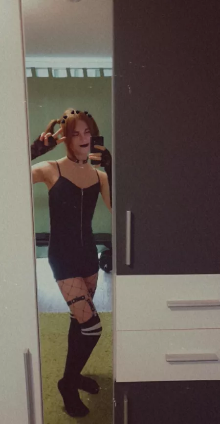 I'm a little too obsessed with black😅🖤 by Ruwuby00