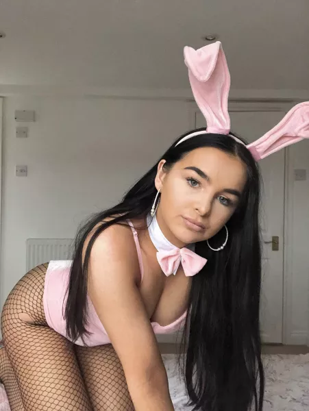 Im a pretty bunny looking for a bunny girlfriend 😘💋😈 by Redlovexxxx3