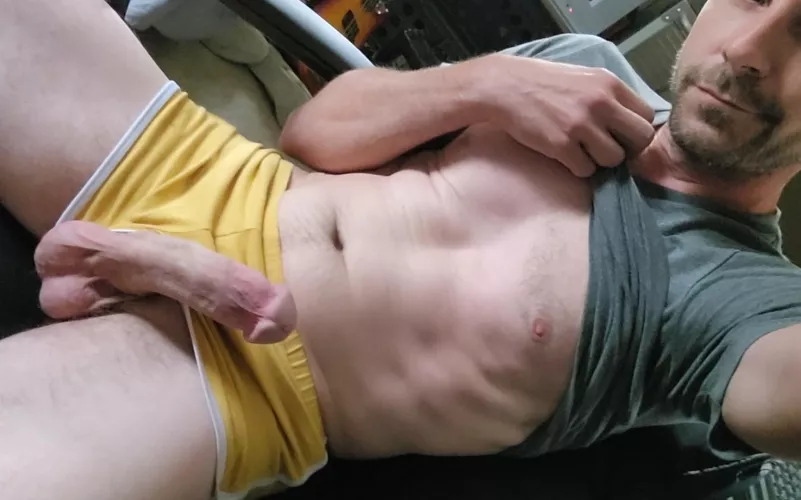 I'm a scandal at the gym by dark-swan