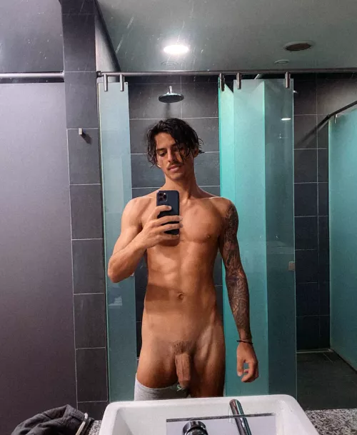 I'm a shower and a grower by markus-3am