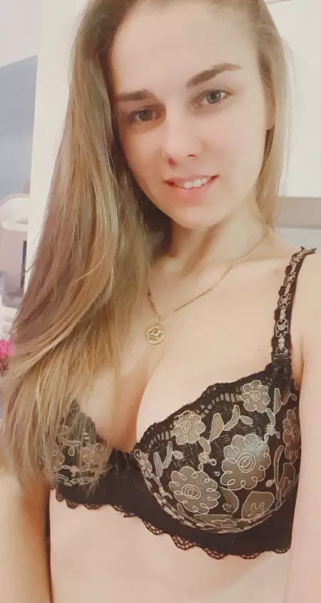 I'm a very sexy and hot girl🔥🍓. want to have sex with me now? Come in and get what you want.😍💥 link in comments by No_Satisfaction_5590