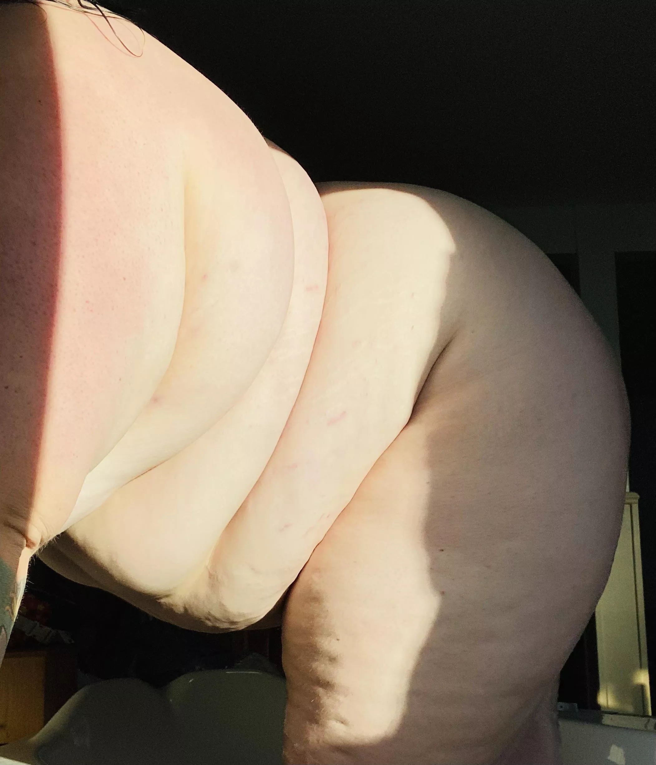 I’m a whole 5 course meal, right? posted by ameeliaa08