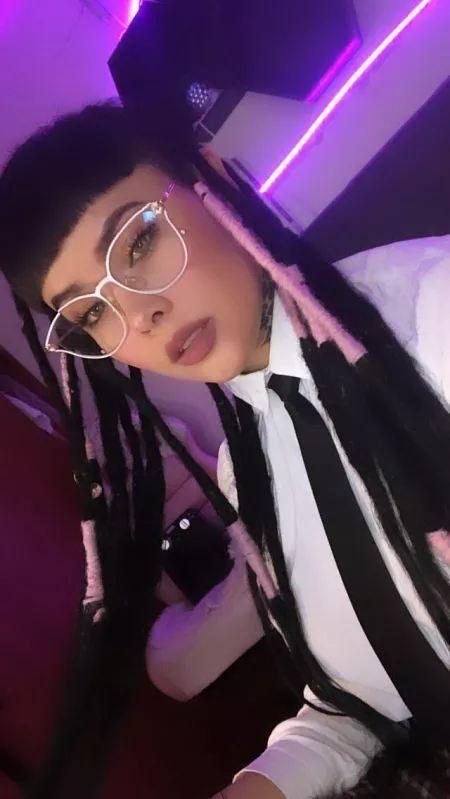 I’m all business tonight 💗 by LupeMartinez