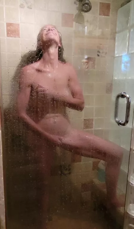 I'm all wet, time to get dirty ❤❤ by sheswitmeHOT