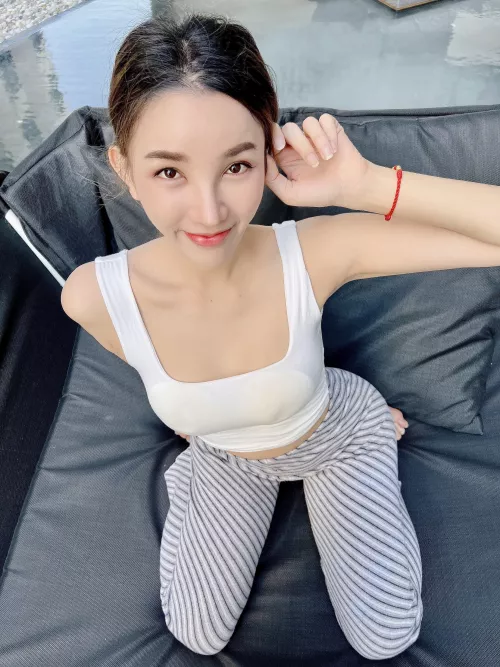 I’m already down on my knees, what are you waiting for? 🥰 by Angelrin1