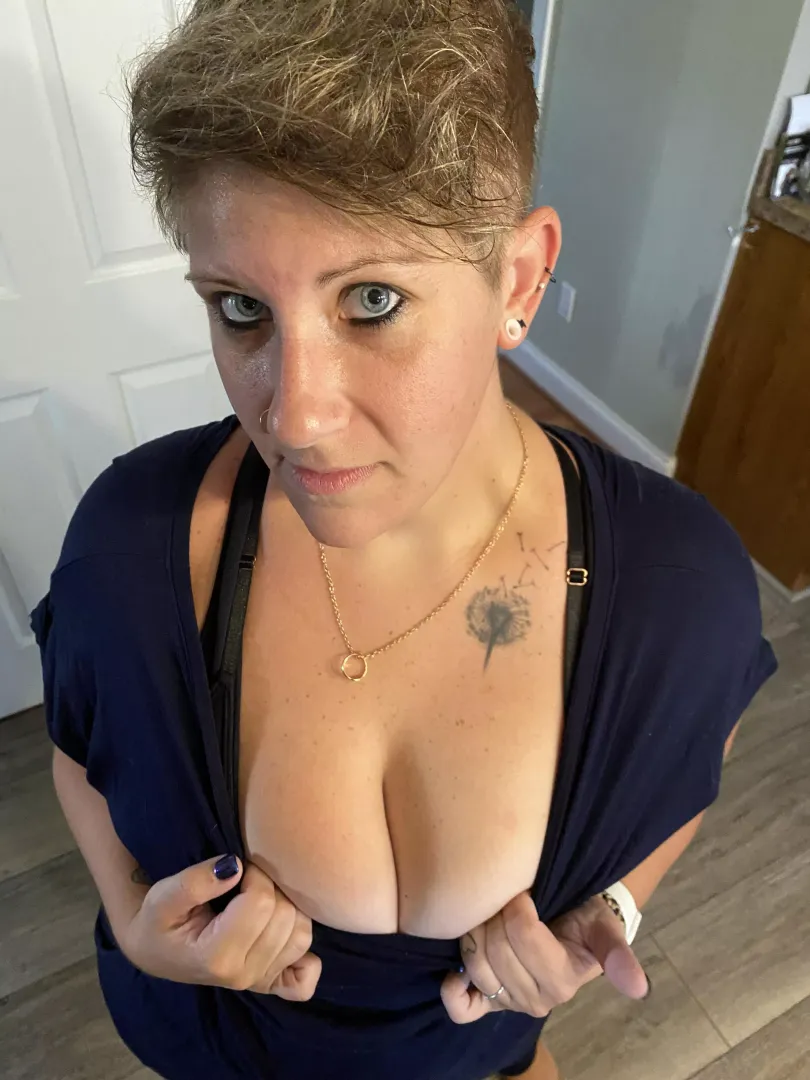 I’m already on my knees 😉 posted by LiciPeeci