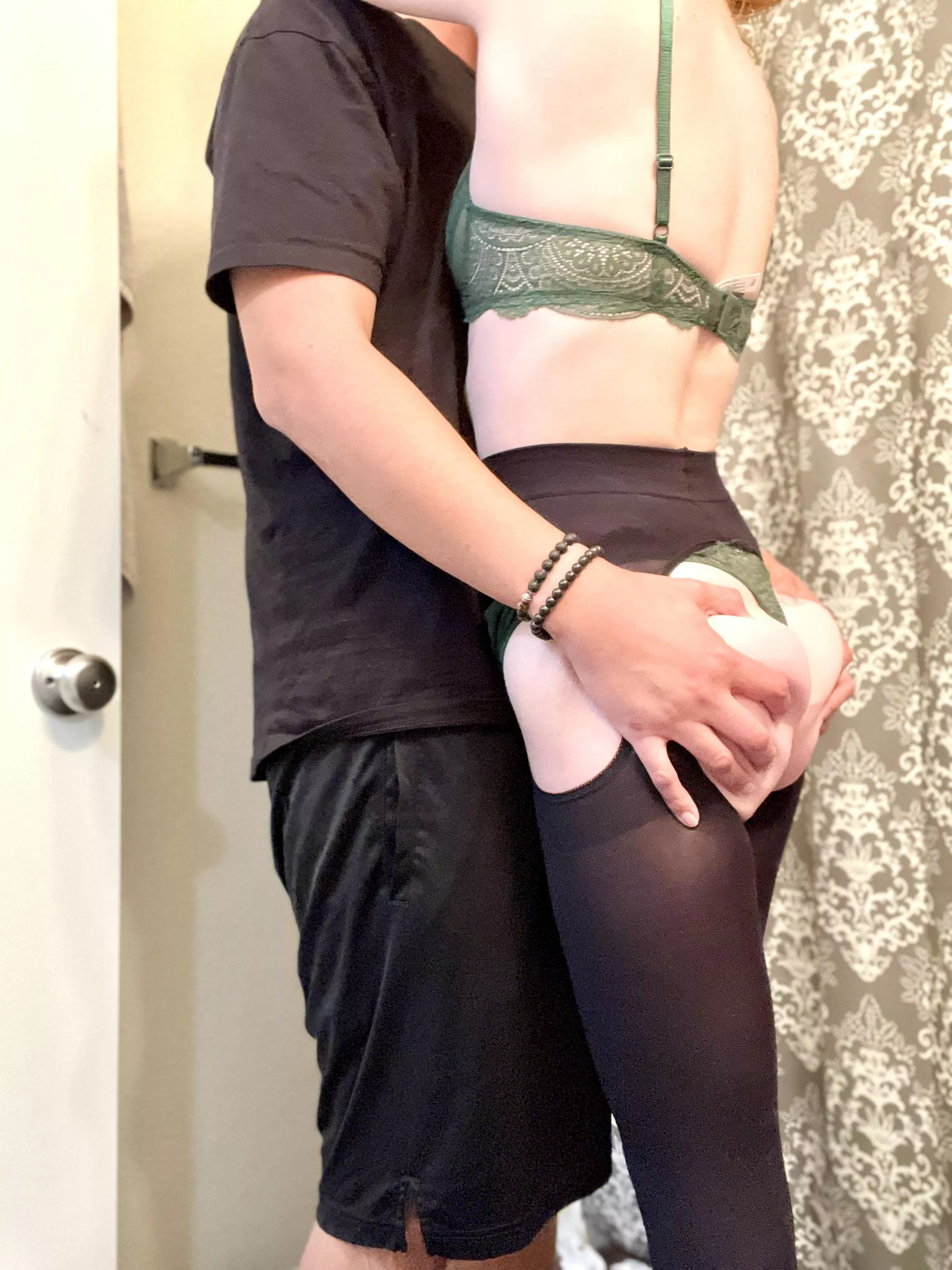 I’m already verified to r/couplesgonewild, but I can only post photos and I would like to post some videos. What do i need to do to post videos? (NSFW) [F] [M] posted by KaityKat4444