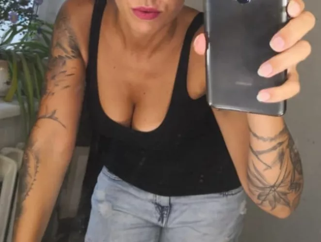 I’m an original and non-standard girl by CarelessAd3870