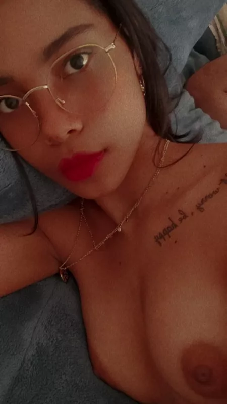 I'm anything but shy by Tropicalangeles