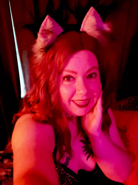 I'm at your foot...wanna touch me? by glitterdesigngeek