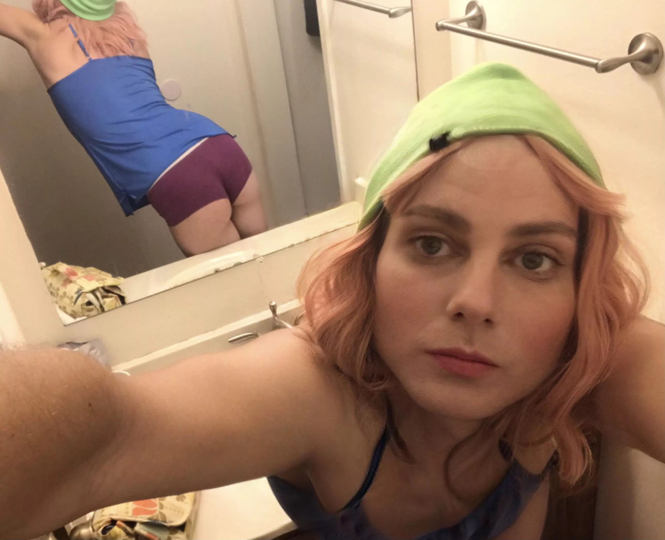 I’m bent over, will someone pleeease fuck me now? 💋 posted by tschloegrey