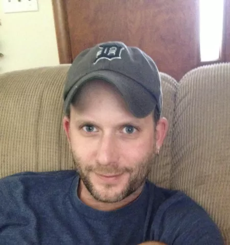 I’m bootyguy1314 and I like to send men pictures and videos of my ex to hear how turned on they by her. If you’ve talked me please report me by Gullible_Ant_522