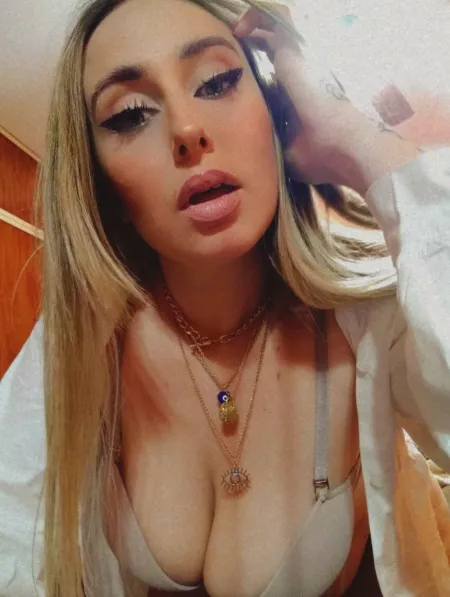 I'm bored, let's have fun for a bit 😉 by latinablondiedev