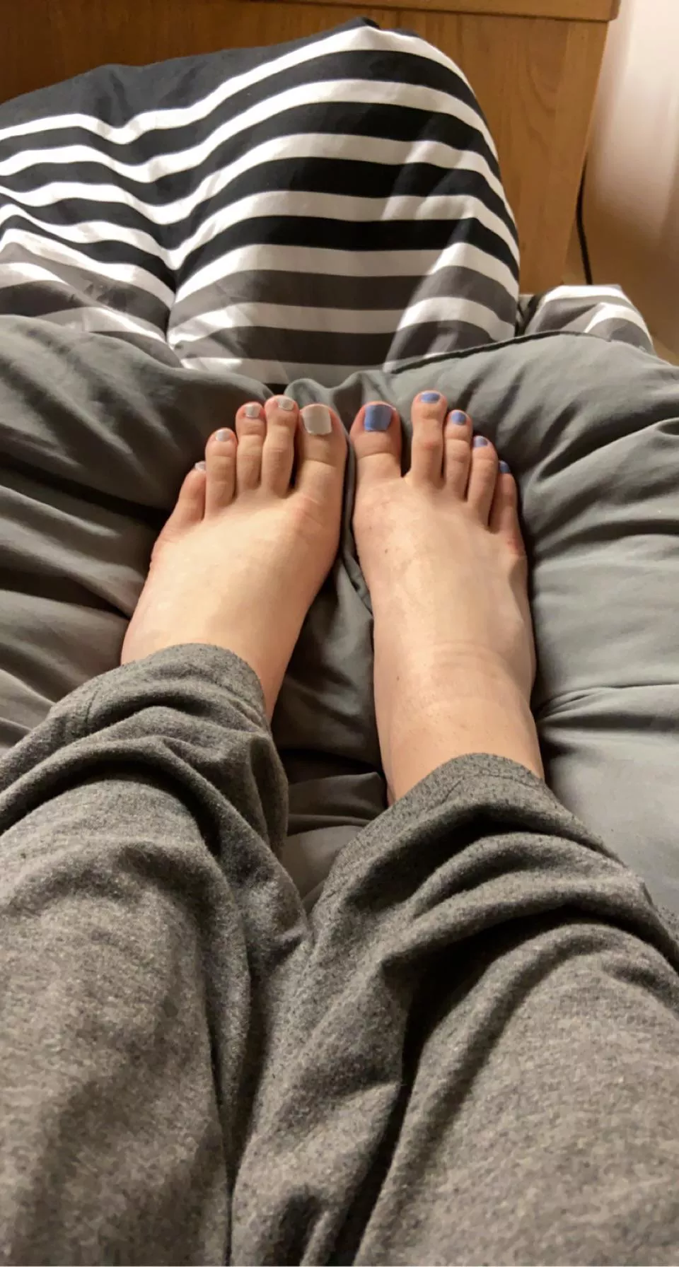 i’m bored of these colors, should i change them? 💙 posted by uwuJadeuh