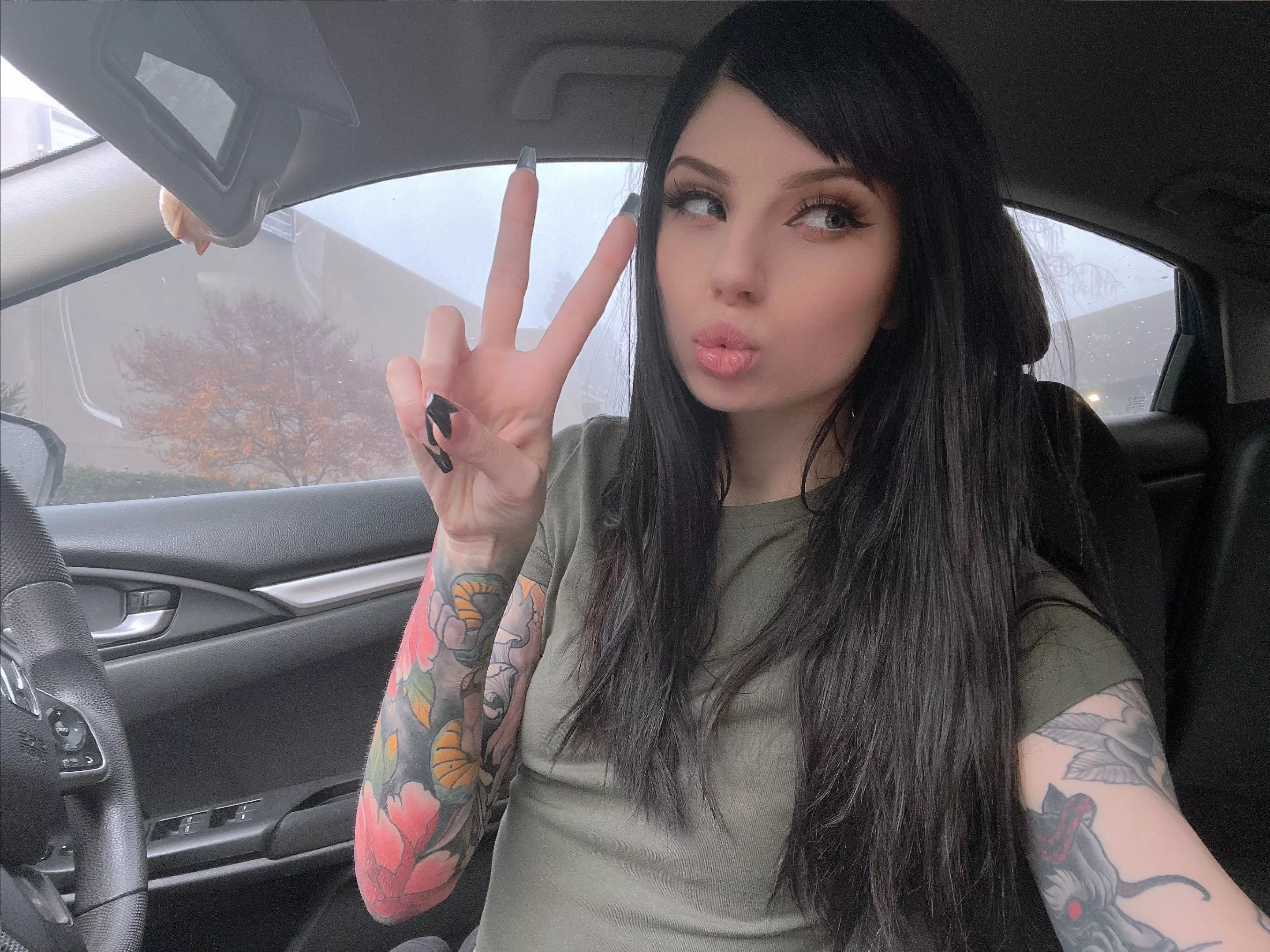 I’m convinced the Internet only likes me with bangs, change my mind? 😭🥺 posted by VioletLee69