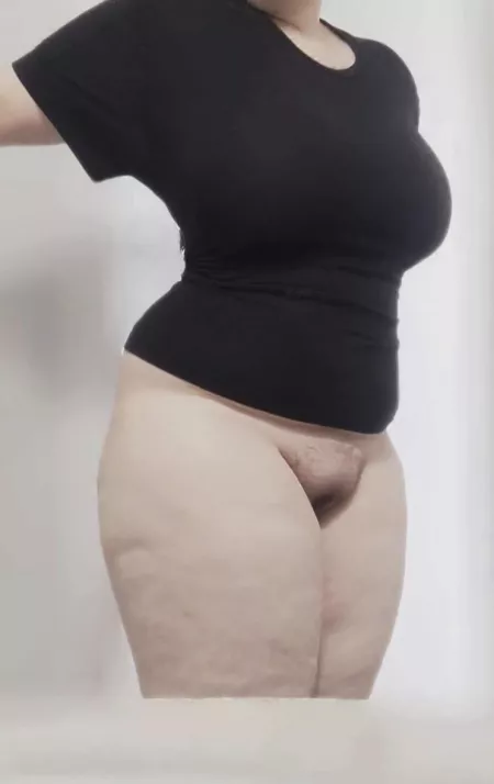 I’m dying some attention 🥵 by Full_figured_vixen