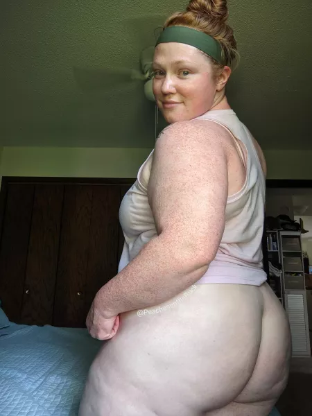 I'm feeling like a change, who likes brunettes? 😛 by PeachesontheRock