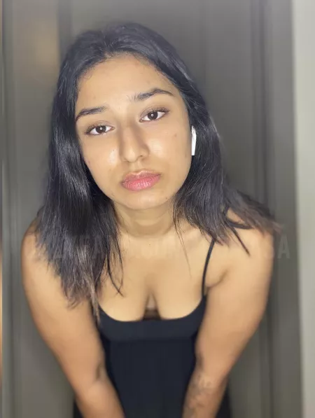 I’m feeling lonely, DM me by ROLIKEZRO