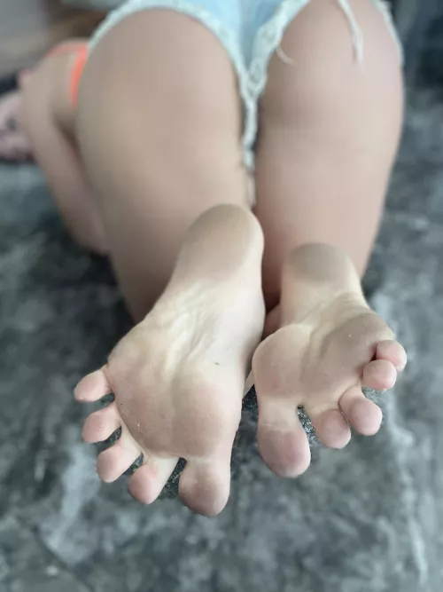 I'm getting horny! look at that beautiful vagina! come to my profile by iaraferreirareal