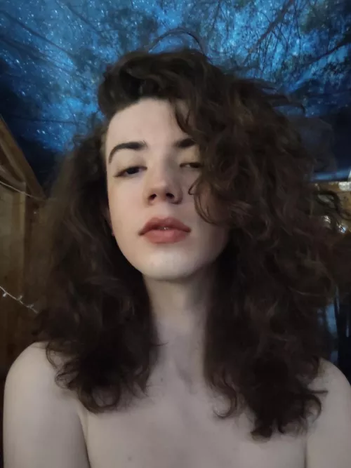 I'm having a really good hair day. Also, how do you like my stars? XD by ShamefulSpots