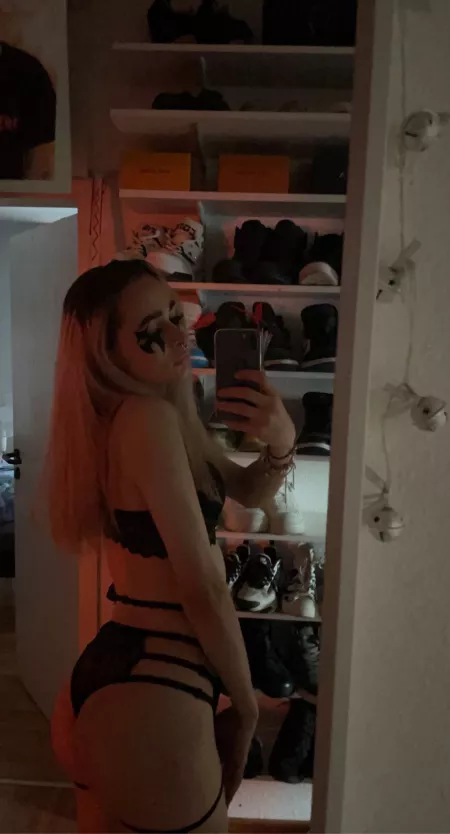 I’m Heylie🥰, Trans❤️, pre op and on estrogen since 2017✨ Come and have fun with me by comeonreddit23423