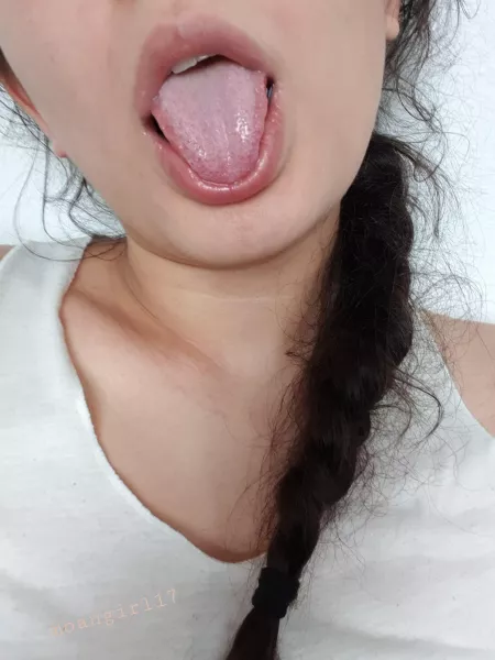 I'm hungry, can I get a taste? by moangirl17