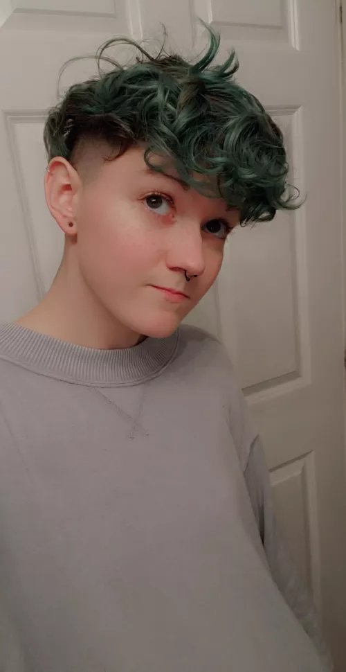 I'm I androgynously fem boy enough? 👉👈 by littlefoxharper