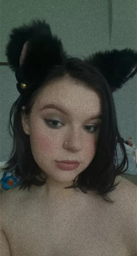 I’m in heat 🥺 by violetross