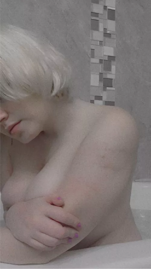 Im just a pretty pet in need of attention!! Please check out my link below. by pretti-puppy