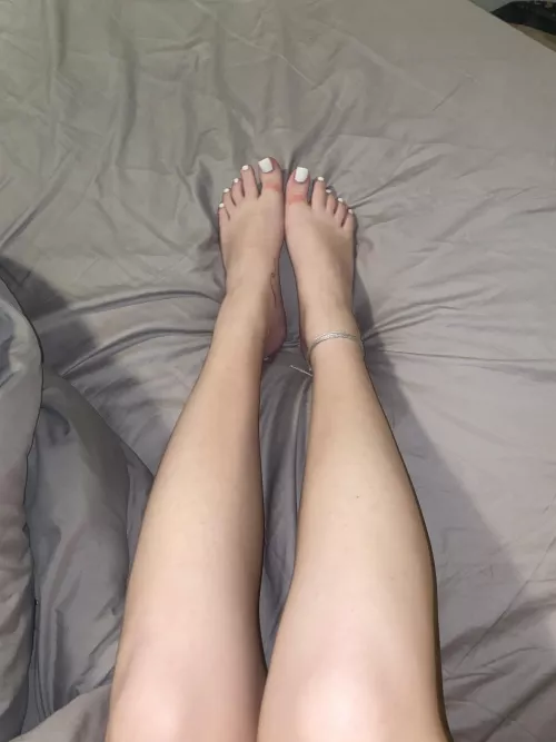 I’m lonely by footmama_16