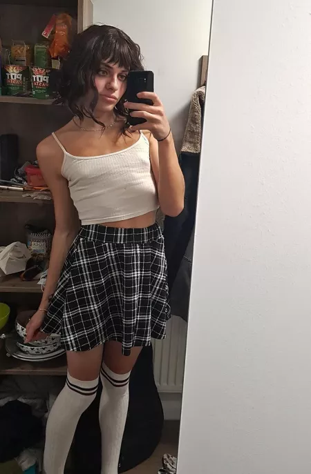 Im lonely 🥺 by cuti33kiera