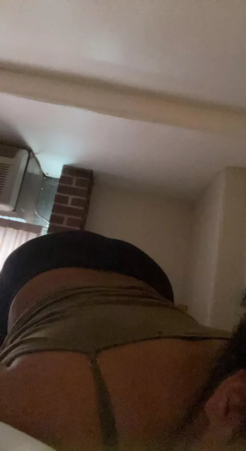 im looking for a dominant daddy message me with ur applications if u can handle brats even better ;) by Appropriate-Plate600