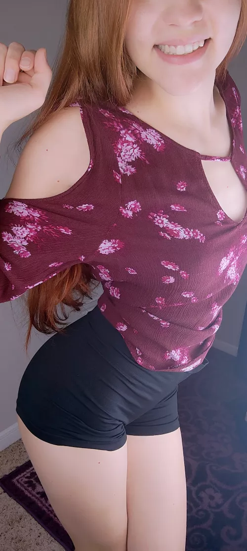 I'm looking for older guys. Any takers? 💝 by officiallyviolets