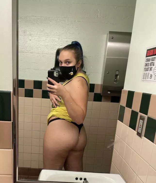 I’m making the most of my bathroom break 😉 posted by hoeassbxtch