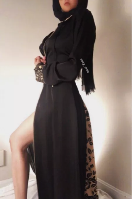 I’m naked underneath 🤫 by Sexy_Arab