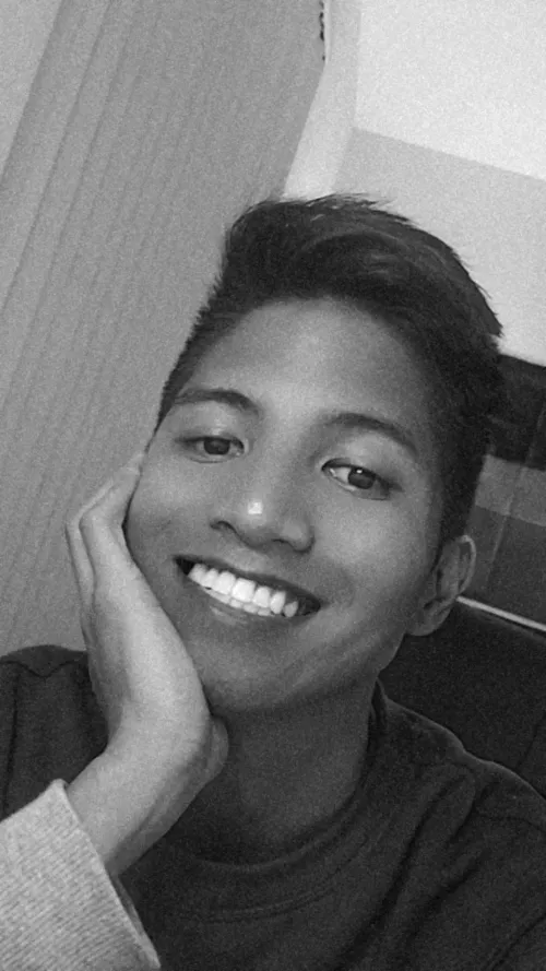 I'm not feeling my best lately so this is a photo i found of myself that i liked by j00sr