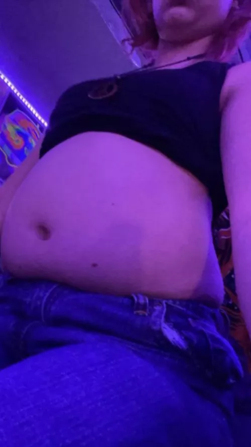 i’m not getting too big am i? by 1pudgypig1