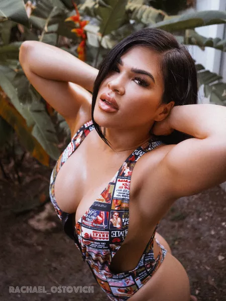 I'm not going to lie... I love so sexy in this photo! by Rachael_Ostovich