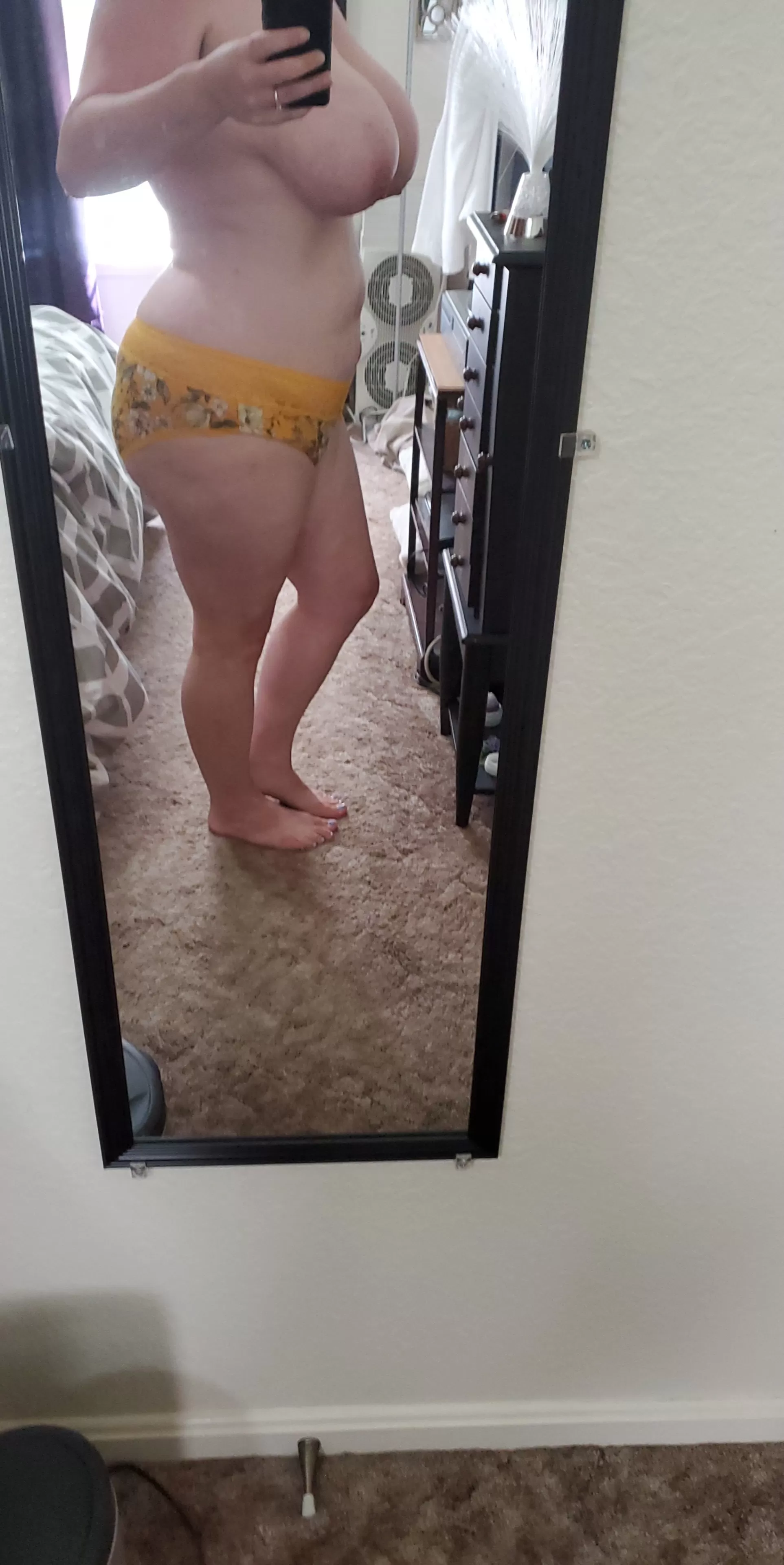 I'm not perfect but hope my curves make your dick happy anyways😜 posted by dingo49