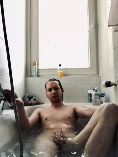 Im not really ripped but would you still join me? by blueahorn