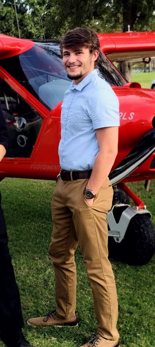 I'm not short, I'm fun size. Anyone else in the 5'6 gang? by lifeisasnacc