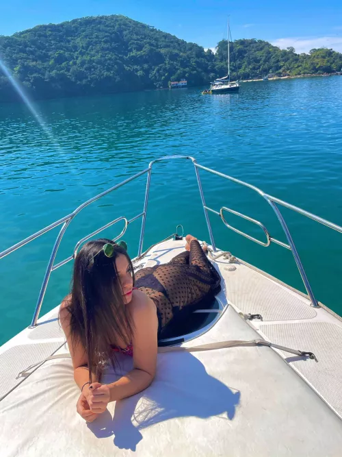 I'm not super thick, but I still have some curves🥺 by evelinrey