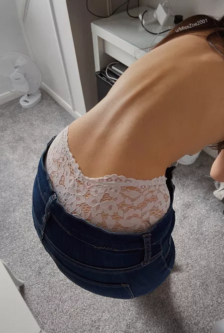 I'm not sure if this super candid shot counts as sexy but I hope so by MissZoe2001