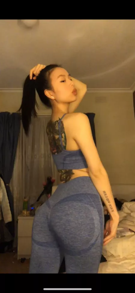 Im not think but am i spankable ? 🥺👉🏻👈🏻 by Ddizzy-lee1