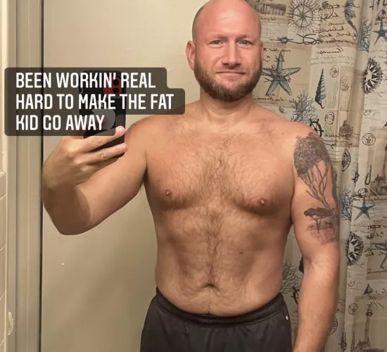 I’m nowhere near perfect, but after losing 70lbs since 2020, I’m starting to be proud of myself. Say Hi. I don’t bite. by tosser_away69