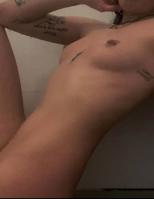 I’m obsessed with taking aesthetic nudes ;) by Melodic-Till247