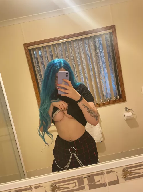 I’m on holiday! by bunnybxtchh