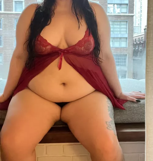 I’m on vacation! Anyone want to feed me pizza? 🍕 by sxtonurface